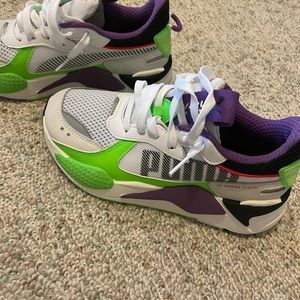 غير مؤكد بيك نسيج buzz lightyear shoes 